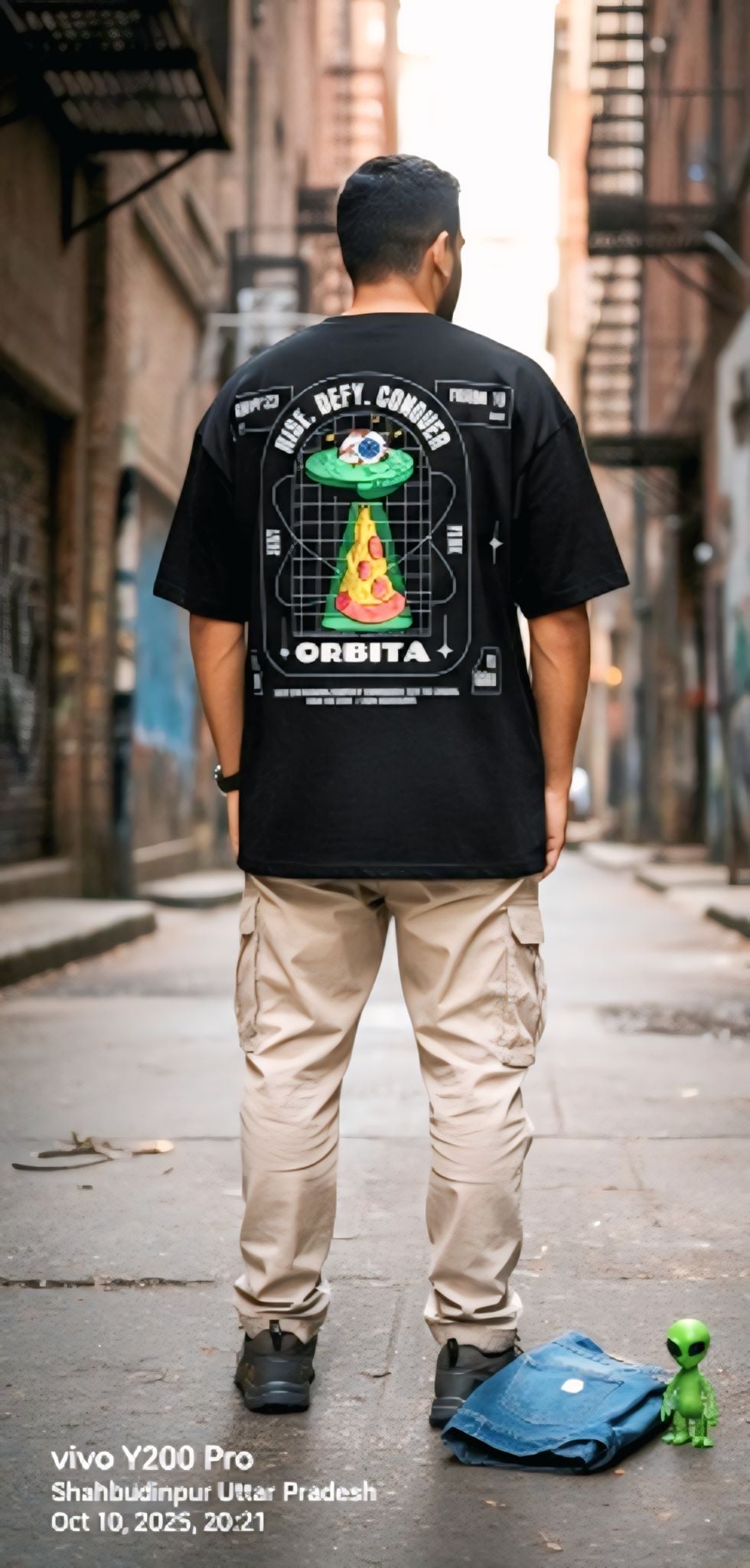 Black Oversized T-Shirt – “Space Pizza”